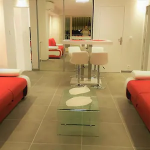 Sas Meredith Location Centre-ville Cannes